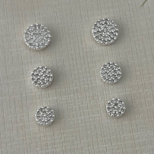 Trio de brincos de bolas cravejado em banho de prata silver