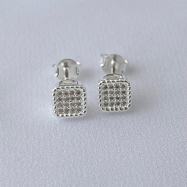 Brinco quadrado cravejado em banho de prata silver