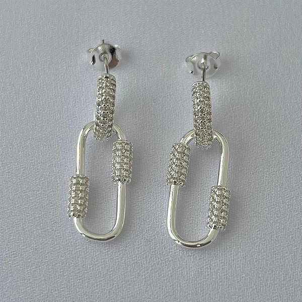 Brinco tipo mosquetão em banho de prata silver