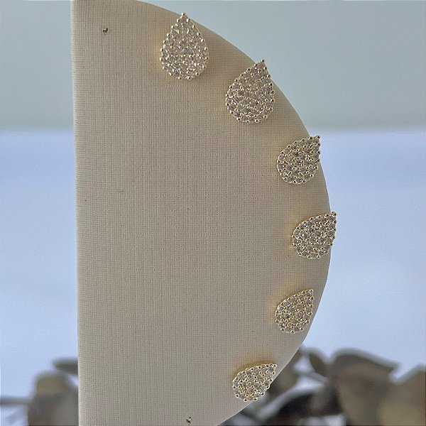 Trio de brincos de gota cravejado em banho de ouro 18k