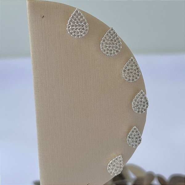 Trio de brincos de gota cravejado em banho de prata silver