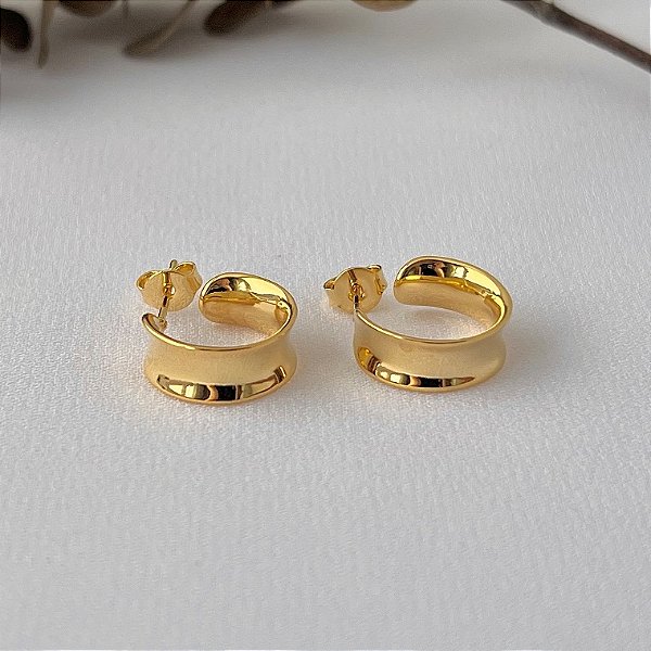 Brinco argola abaloada em banho de ouro 18k