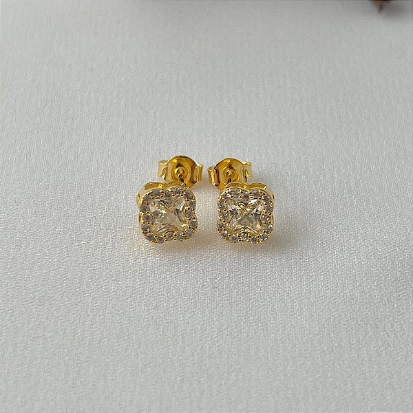 Brinco flor cravejado em banho de ouro 18k