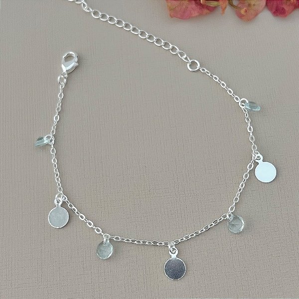 Pulseira moedas e zircônia azuis em banho de prata silver