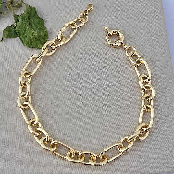 Pulseira em elos G com fecho boia em banho de banho de ouro 18k