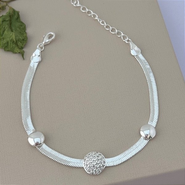 Pulseira fita com bolas lisas e cravejada em banho de prata silver