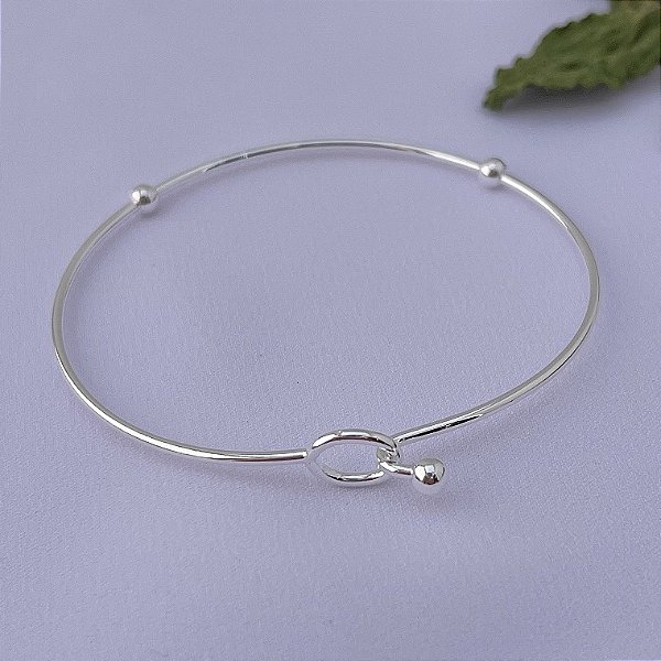 Bracelete liso com fecho gancho em banho de prata silver