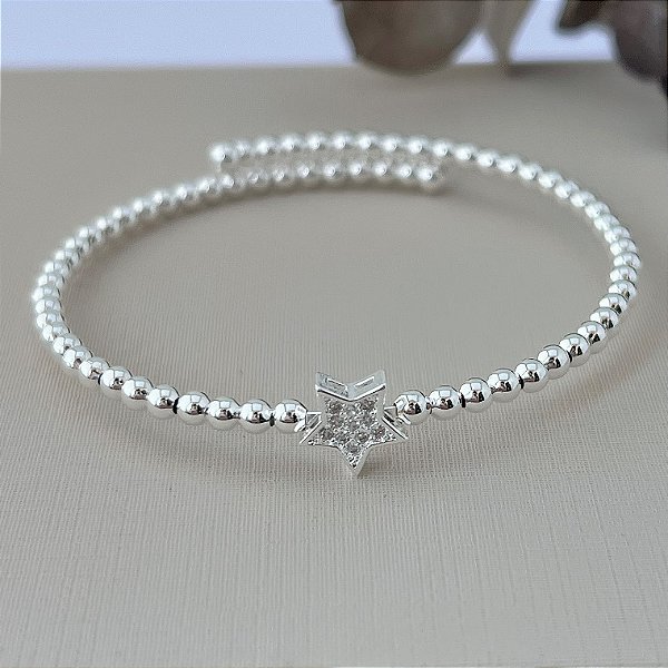 Bracelete de bolinhas com pingente de estrela cravejado em banho de prata silver