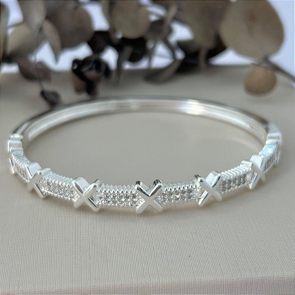 Bracelete X cravejado em banho de prata silver