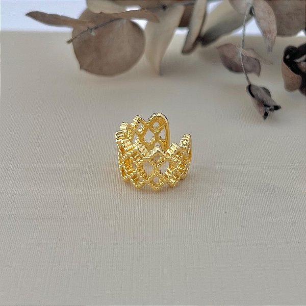 Piercing fake triângulos vazados em banho de ouro 18k