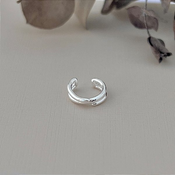 Piercing fake liso entrelaçado em banho de prata silver