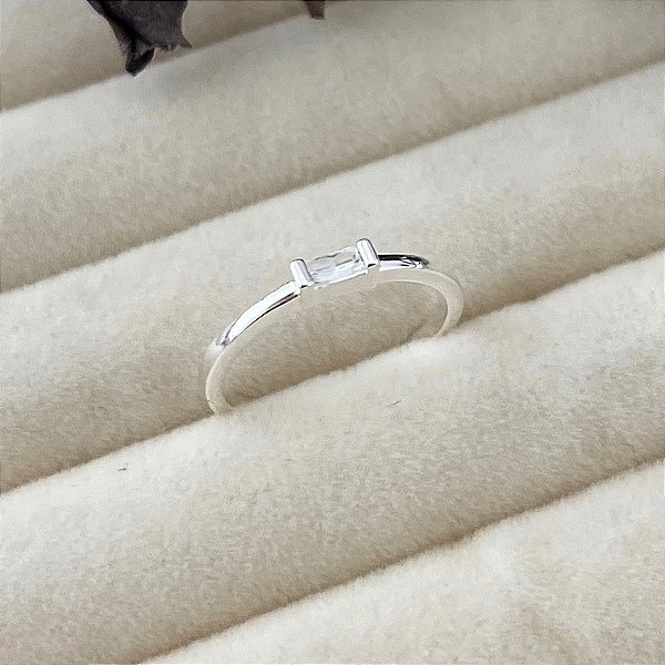 Anel aro 16,5 zircônia navete liso em banho de prata silver