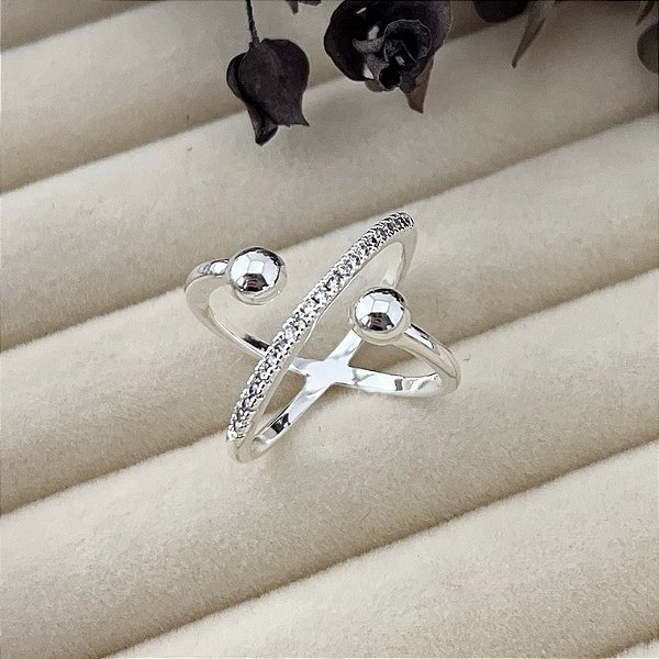 Anel aro 15,5 cravejado e bolas lisas em banho de prata silver