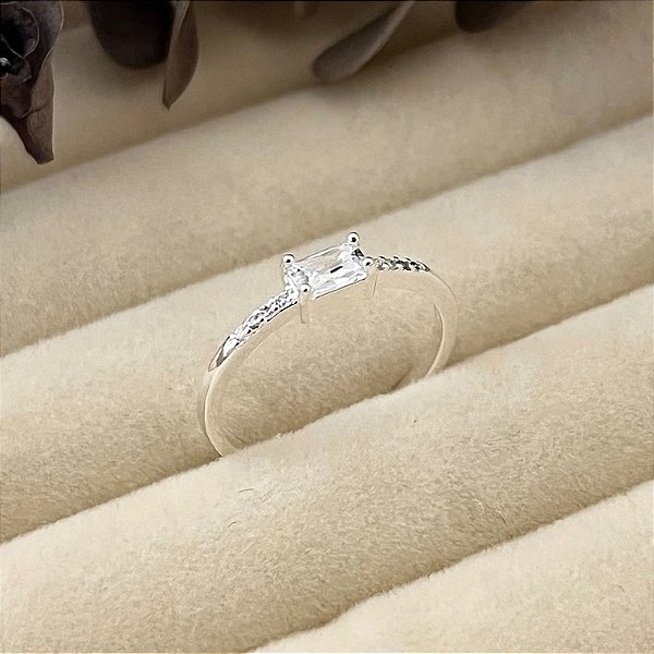 Anel aro 14 solitário navete em banho de prata silver