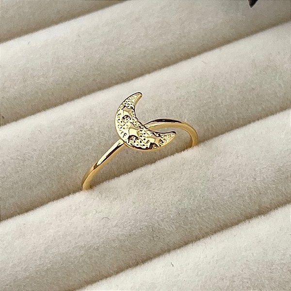 Anel aro 23 lua texturizada em banho de ouro 18k