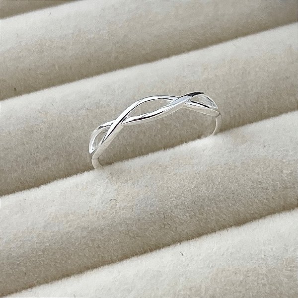 Anel aro 17 infinitos vazados em banho de prata silver