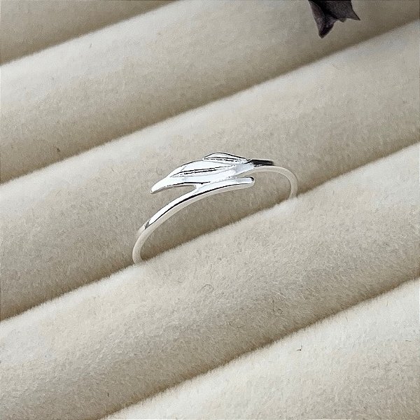 Anel aro 18,5 folha em banho de prata silver