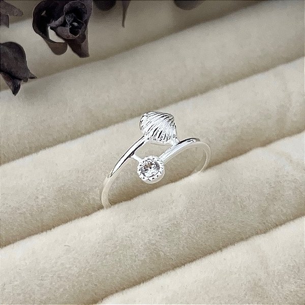 Anel aro 24 concha e ponto de luz em banho de prata silver