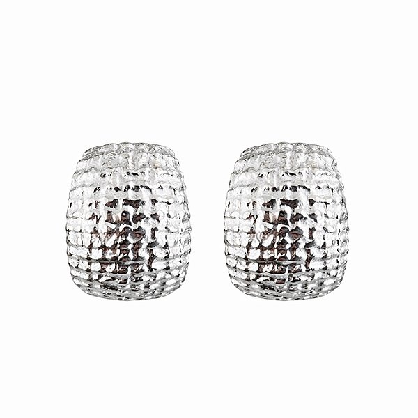 Brinco oval texturizado em banho de prata silver