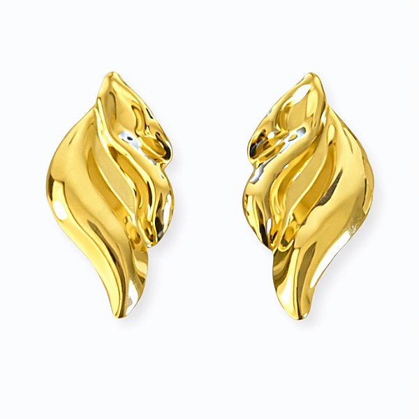 Brinco meio croissant em banho de ouro 18k