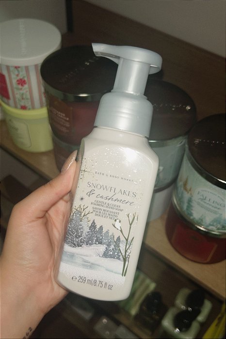 Sabonete em Espuma Snowfalkes & Cashmere BBW