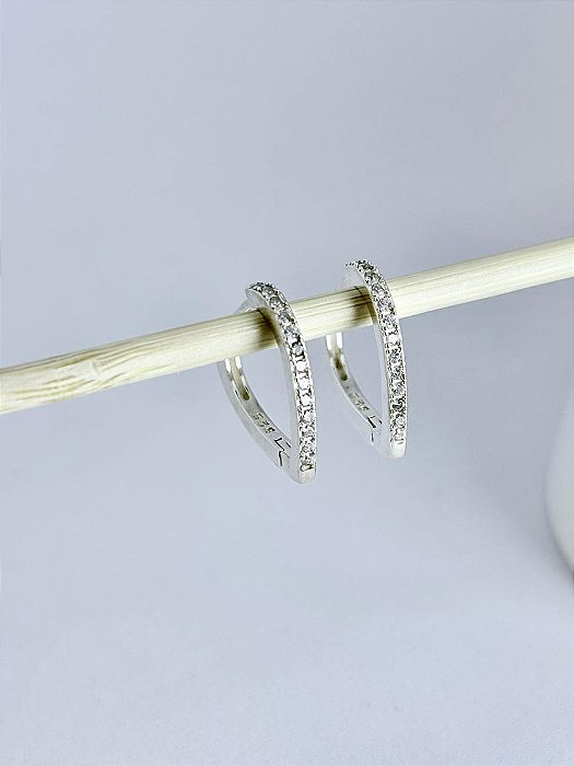 ARGOLA CLICK OVAL CRAVEJADA - G - PRATA 925