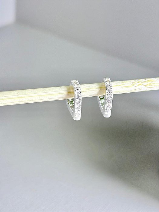 ARGOLA CLICK OVAL CRAVEJADA - P - PRATA 925