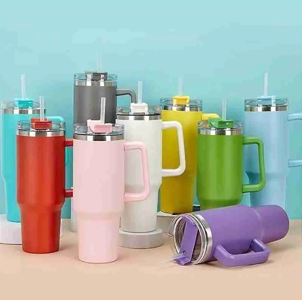 Copo Caneca Térmica Quencher Com Canudo E Alça 1200ML