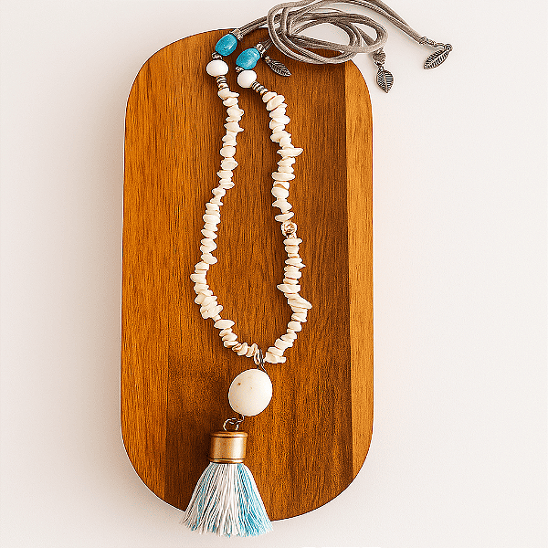 Colar com Tassel e Howlita - Calma e Serenidade