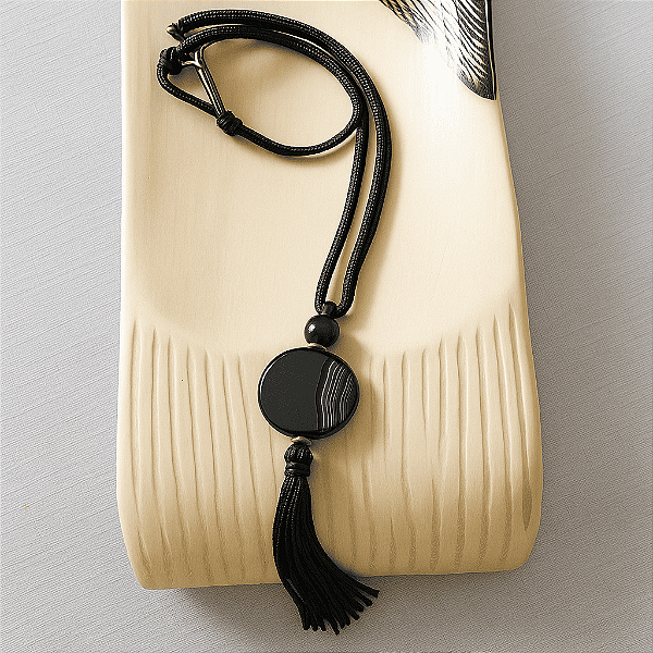 Colar em Ágata Preta com Tassel - Beleza e Proteção