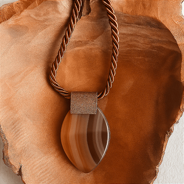 Colar de Ágata Folha com Fio Torcido-Equilíbrio e Estabilidade