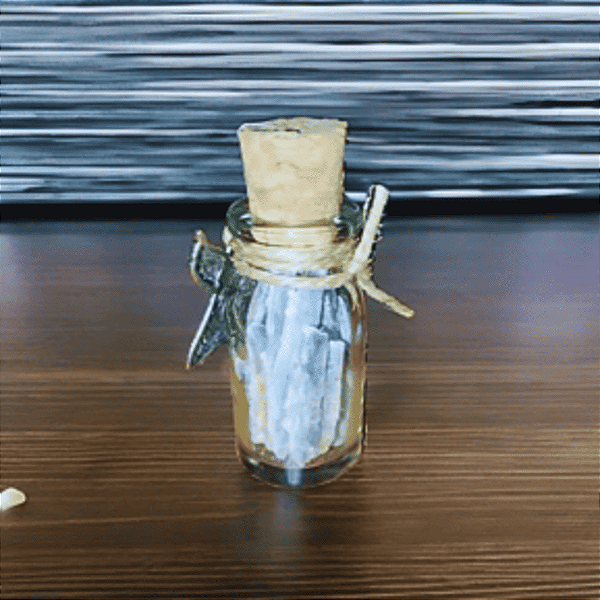 Amuleto / Talismã Mini Garrafinha com Pedra Natural