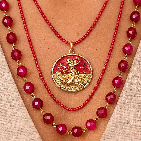 Colar em Cristal Sintético Facetado com Medalha de Iansã | Coragem, Proteção e Transformação