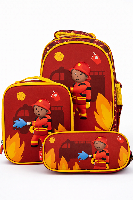 Kit Mochila de Rodinhas em Gel com Lancheira e Estojo para Meninos até 5 anos Bombeiro Mirim - Frente Relevo 3D