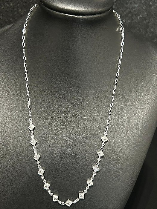 CORRENTE FEMININA PINGENTES QUADRADOS