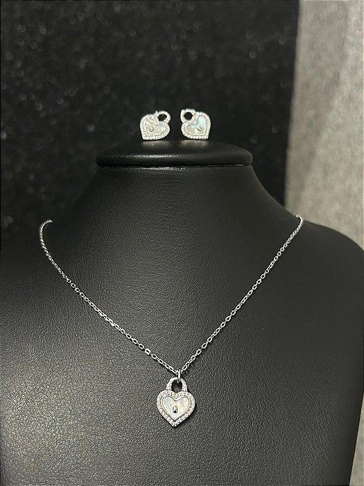 CONJUNTO BRINCO E PINGENTE CORAÇAO
