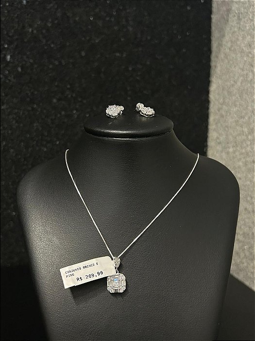 CONJUNTO BRINCO E PINGENTE QUADRADRO