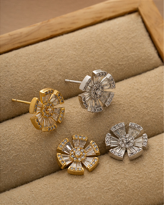 Brinco Flor Cravejado Prata