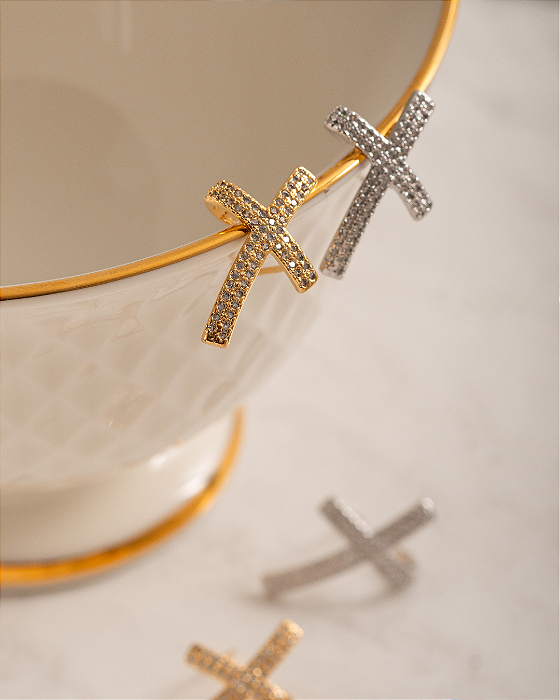 Brinco Ear Cuff Zircônia Dourado em X