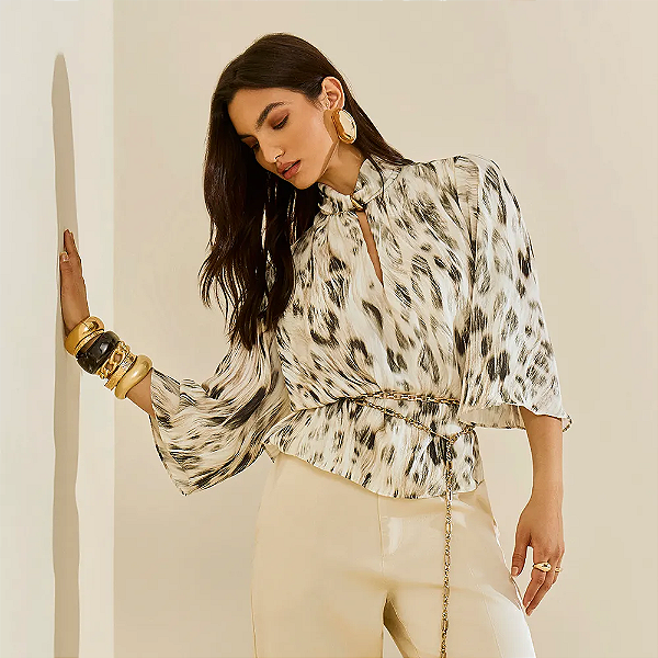 Blusa Morena Rosa Solta Gola Alta Manga 3 Quartos Padrão Off White