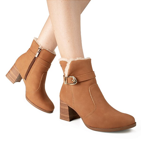 Bota feminina Dakota cano curto salto grosso peluciada D2702