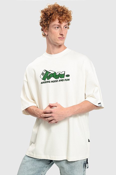 Camiseta Baw oversized making noise and fun