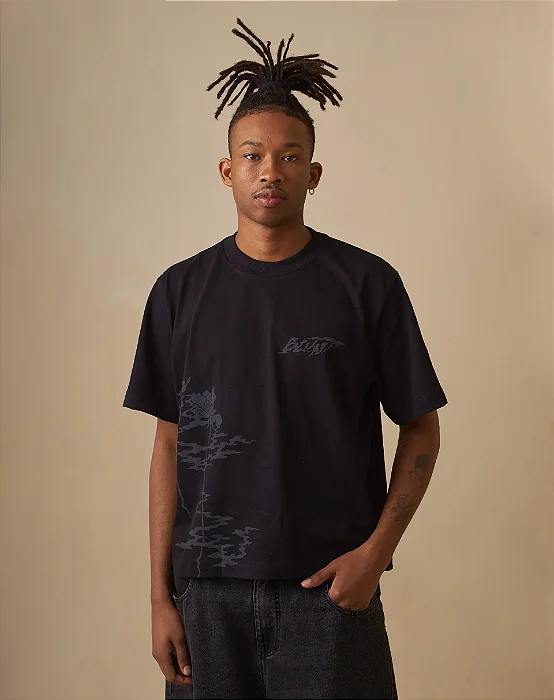 Camiseta Blunt Boxy Fuzzy - Preto