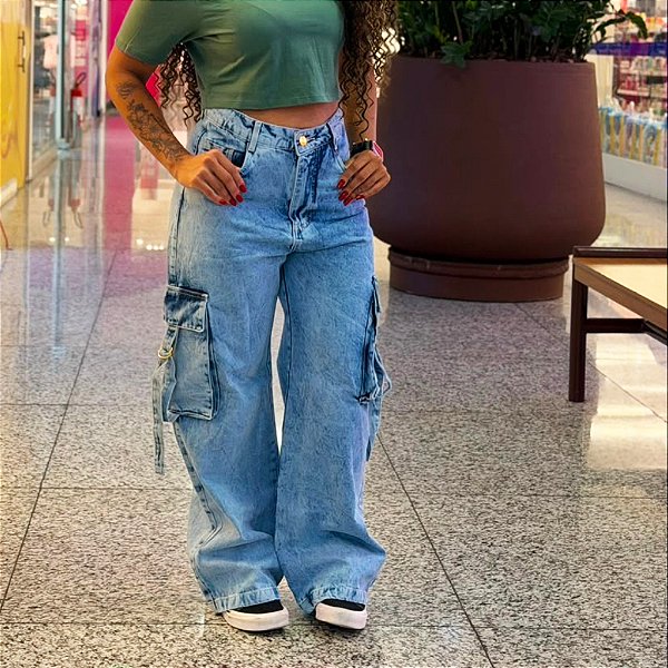 Calça Jeans Feminina Cargo Wide Leg – Lavagem Clara