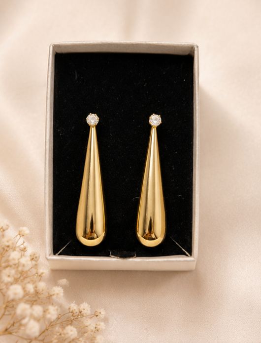 Brinco Pendular Gota Alongada Banhado a Ouro 18k