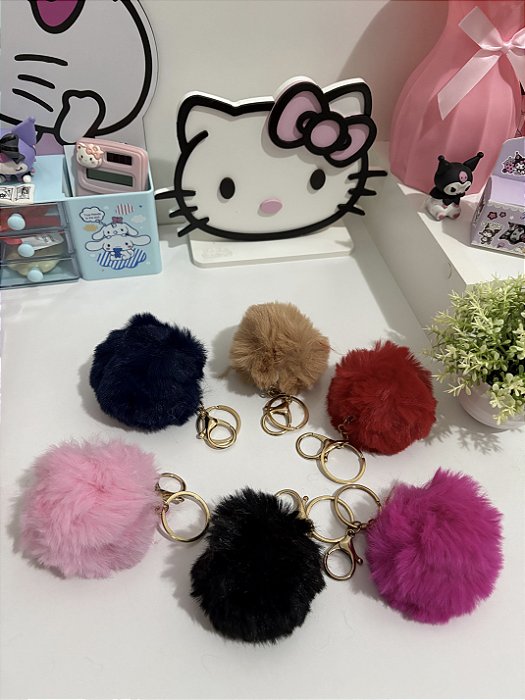 Chaveiro Pompom Pelúcia Colorido com Argola Dourada