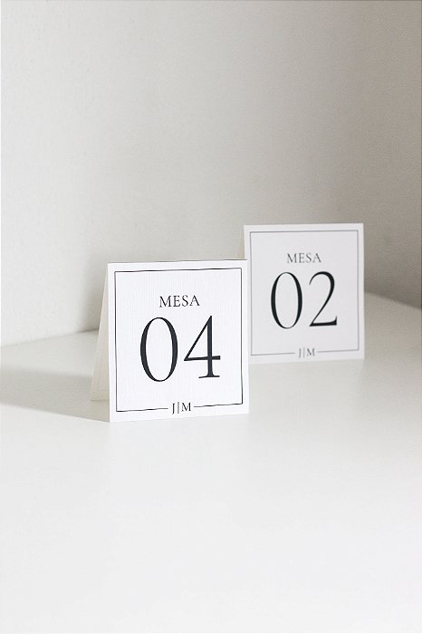 Número de mesa em papel texturizado