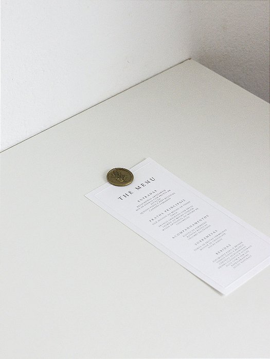 Menu com lacre de cera e borda em alto relevo | Menu/cardápio para casamento