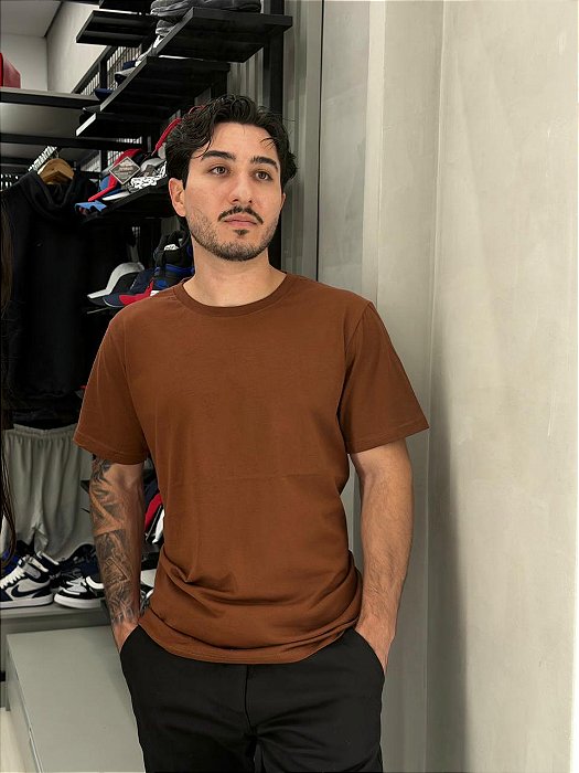 Camiseta Slim - Marrom
