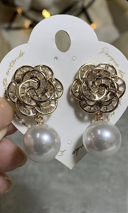 Brinco Flor Zircônia e Pérola Banho Ouro